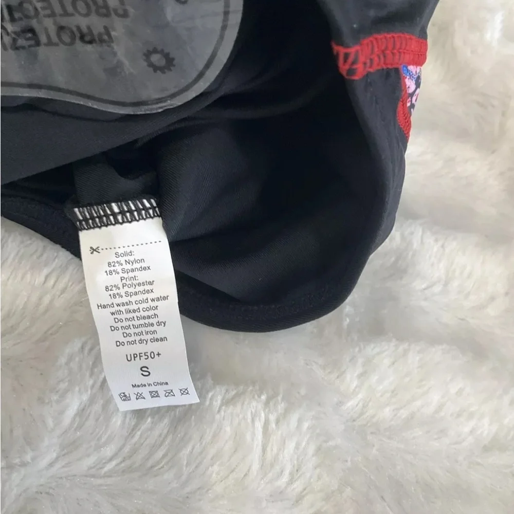 Attracosports‎ Women’s Sport Swimsuit Size Small UPF50